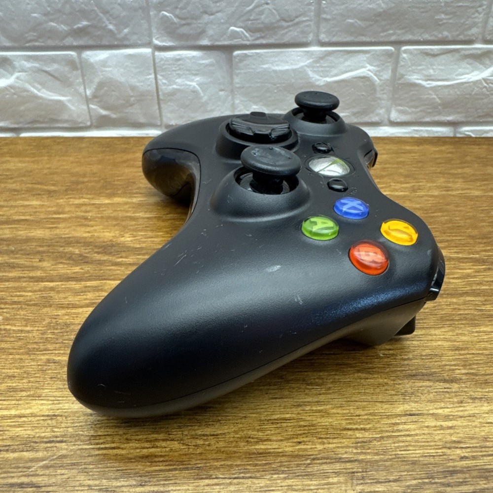 Microsoft Xbox 360 Wireless Controller Black/Black w/Batteries Model 1403 Tested