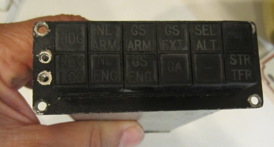 AIRCRAFT ANNUNCIATOR INDICATOR WITH 6 KORRY INDICATORS