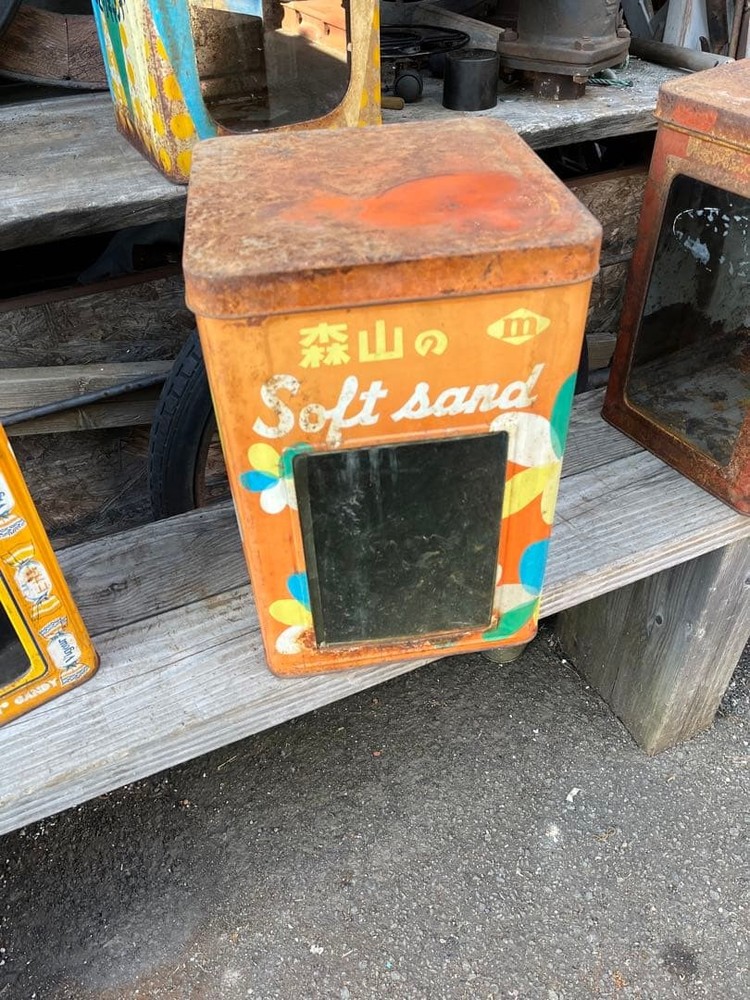 Tin candy cans, candy cases, retro cans, figure cases,