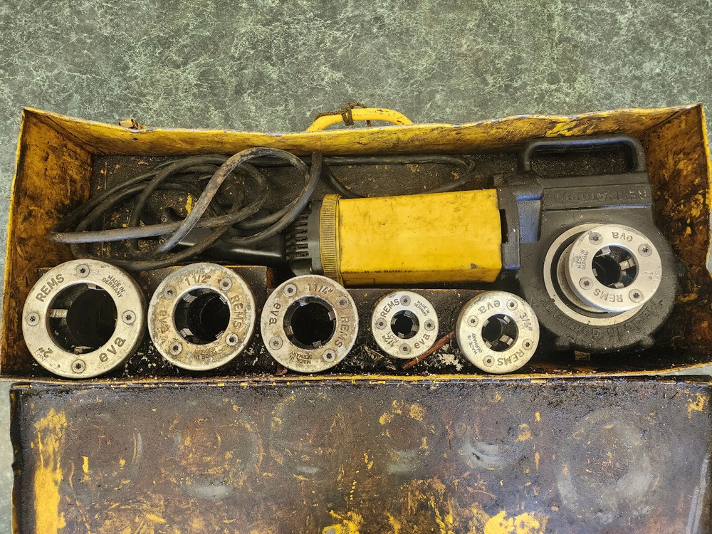 REMS AMIGO 2 COMPACT PORTABLE THREADER SET