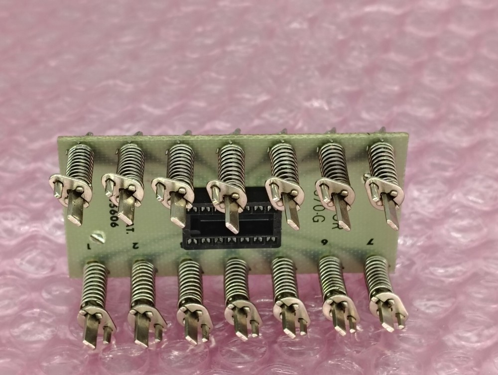 Vintage Vector Electronic 570-G Solderless DIP-14 Socket Adapter ~