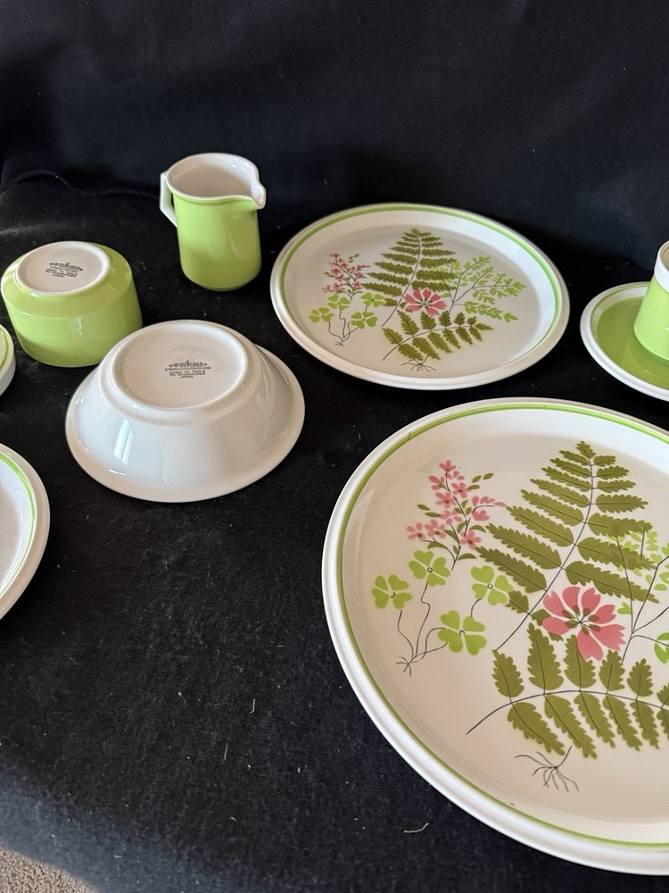 Mikasa Palmyra Complete 6 Place settings
