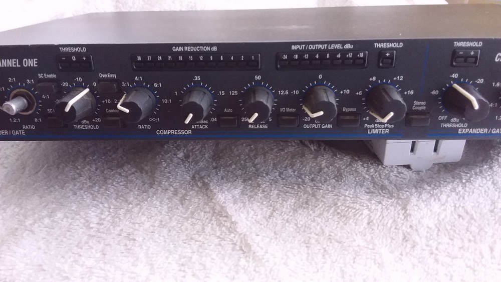 dBx 1066 2 Channel Limiter Compressor Gate