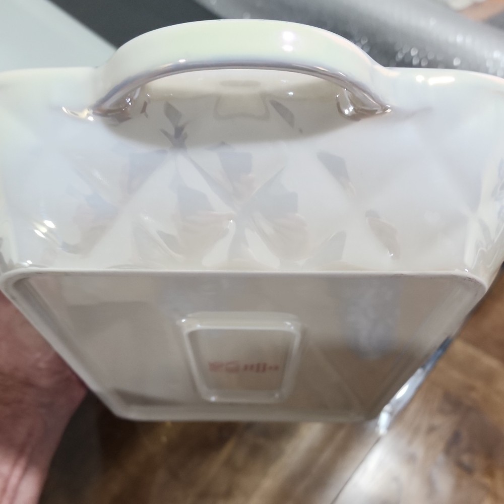 Paris Hilton Stoneware White Rectangular Baking Dish Oven Microwave Safe