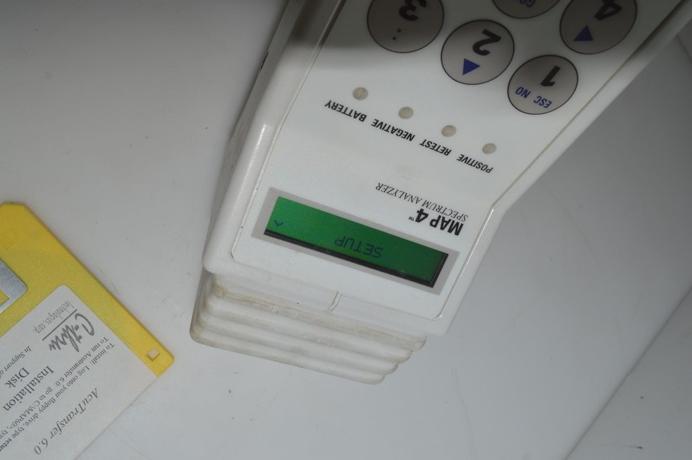 C-THRU MAP 4 SPECTRUM ANALYZER W/ CASE- BATTERIES- CHARGER (UGK37)