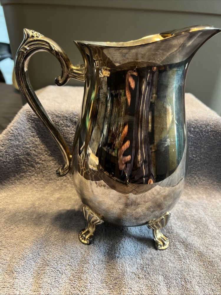 Vintage Silver Plated Footed 9” Water Pitcher Ice Lip