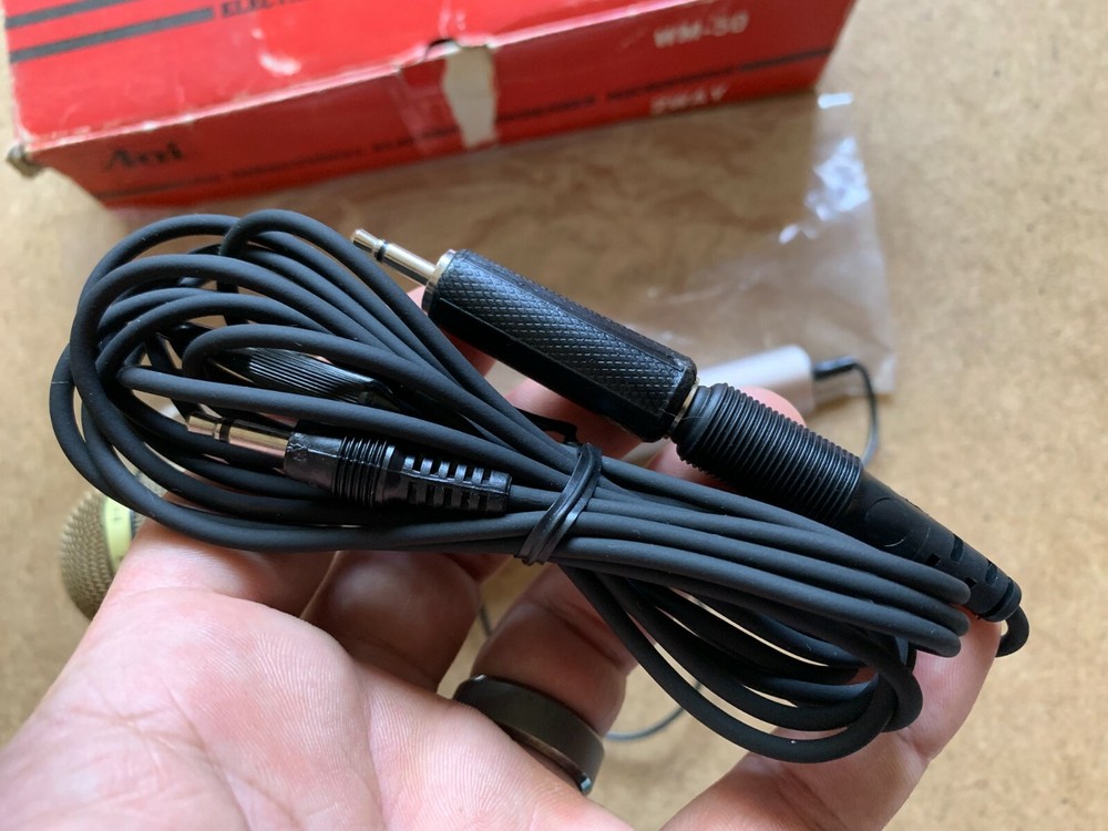 AOI FM WIRELESS CONDENSER MICROPHONE WM-50