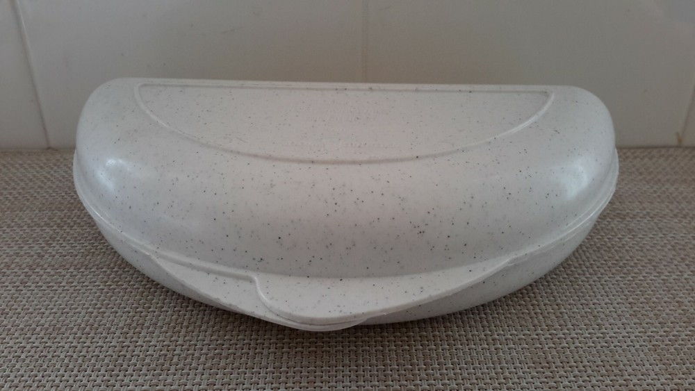 Nordic Ware Microwave Omelet Pan White EUC