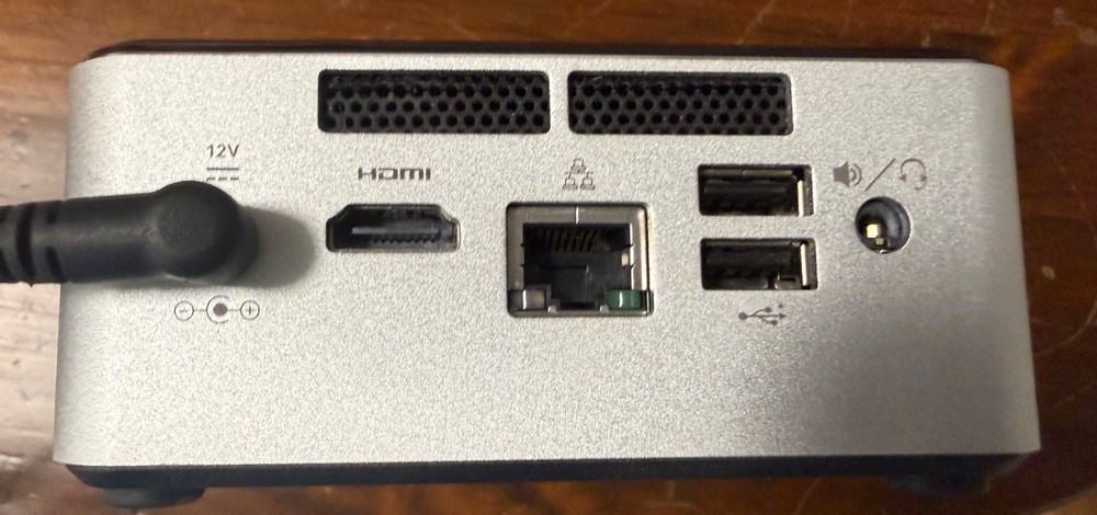 Intel NUC DN2820FYK True Intel NUC!