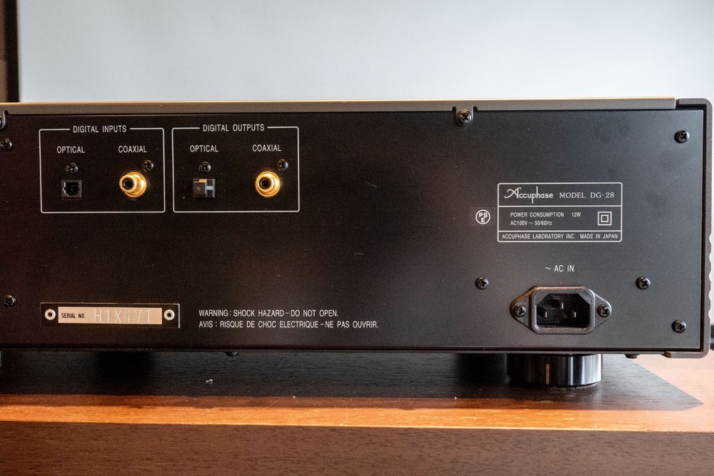 Accuphase DG-28 DIGITAL VOICING EQUALIZERDIGITAL