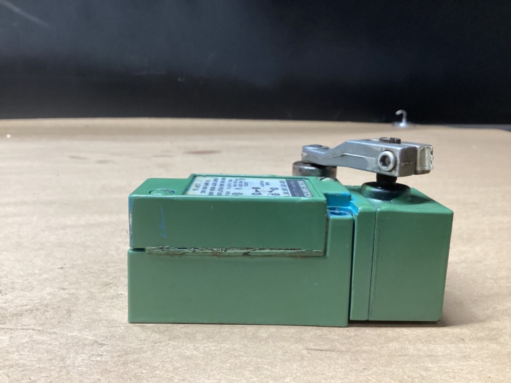MICRO SWITCH LSP1A LIMIT SWITCH #110G80PR7