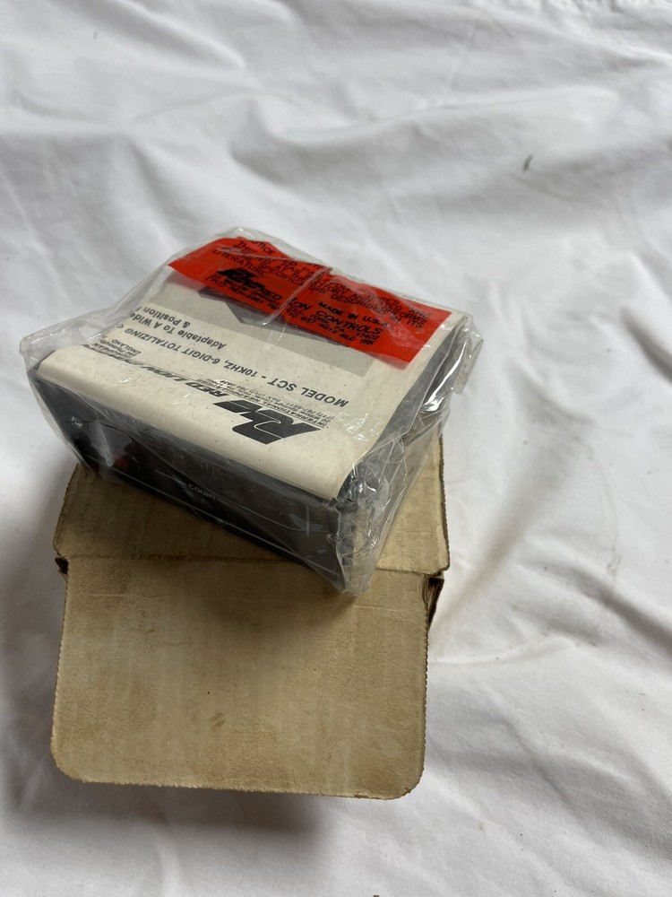 Red Lion SCT00600 Totalizing Counter 