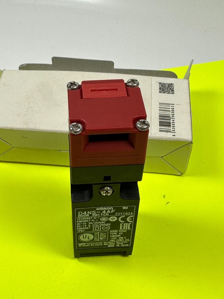 Omron D4NS-4AF Door Safety Switch Interlock No Insert - New Fast Ship