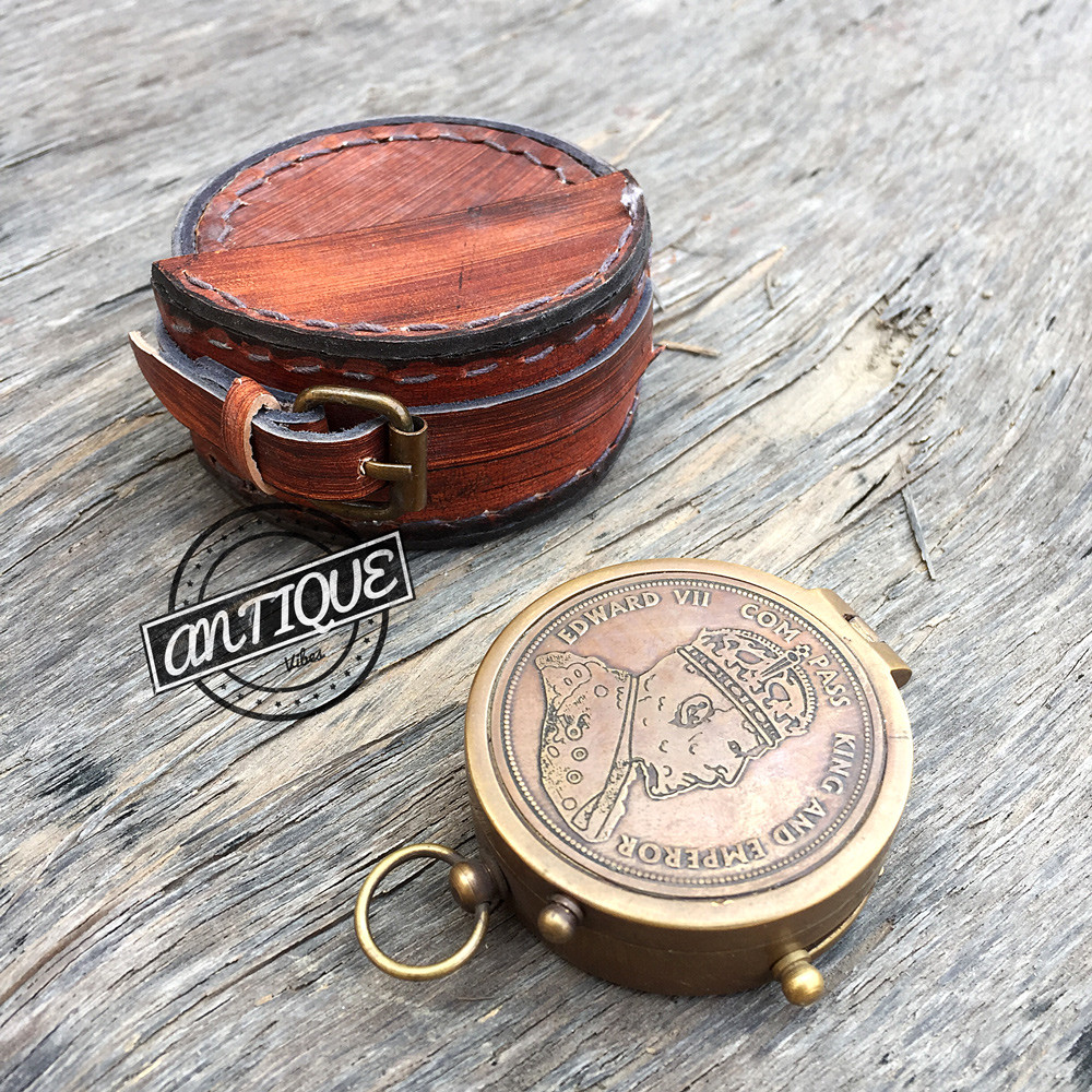 Vintage SOLID BRASS ENGRAVED COMPASS POCKET EDWARD COMPASS WITH LEATHER CAS