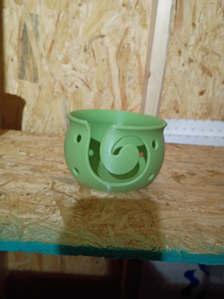 Yarn Bowl / Green Plastic