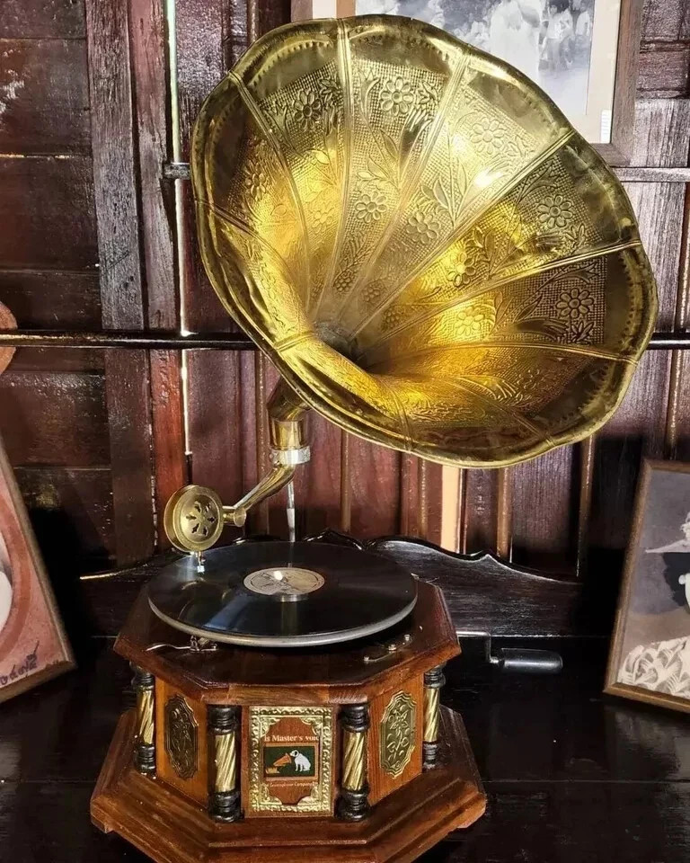 HMV Gramophone Fully Functional Working Phonograph, win-up record player