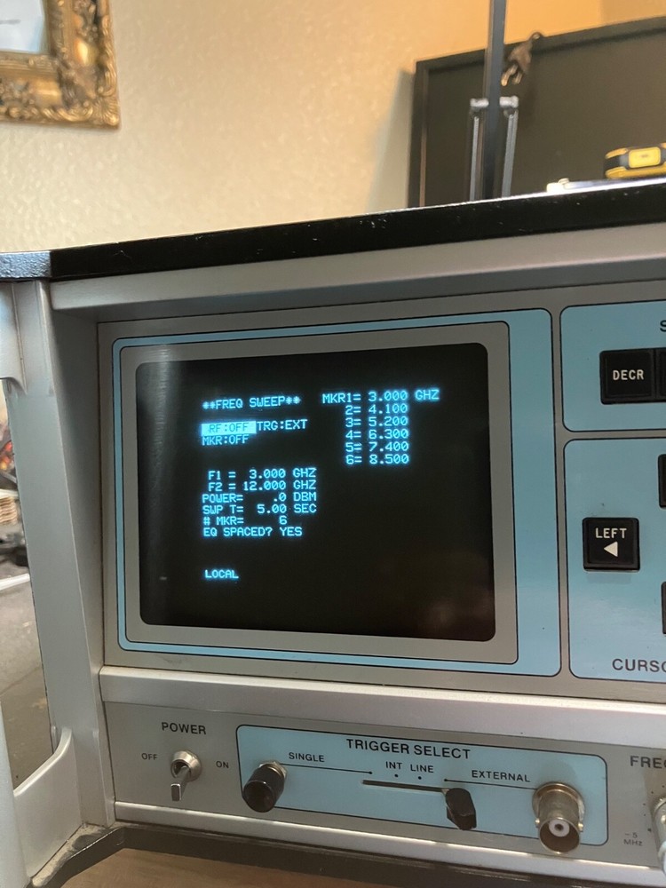 EIP 924 3-12.4ghz Microwave Source