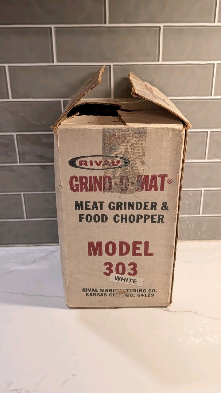 Vtg Rival Grind-O-Mat Meat Grinder/Food Chopper White Model 303 w/Manual & Box