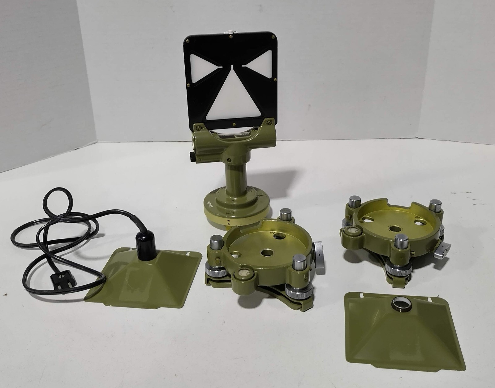 Wild Heerbrugg Switzerland Surveying Target Tribrach GZM5 w/Case Vintage 1960s