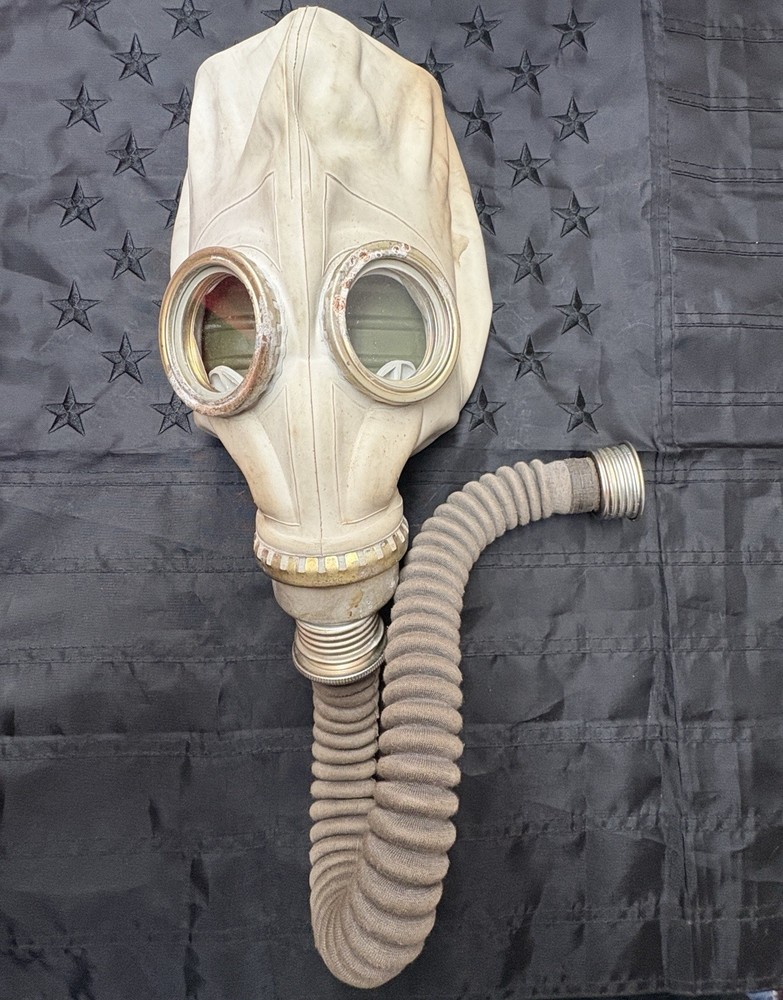 Original Mask, Hose, Filter & Carry Bag – Pre-/Early WWII Pattern