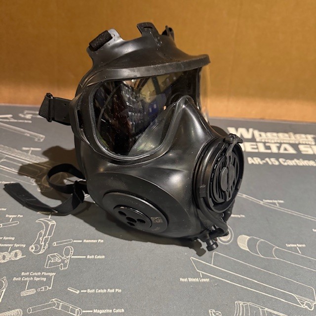 Avon FM53/M53 CBRN gas mask. Size Small