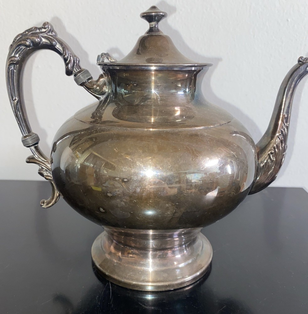 VINTAGE MEDIUM TEAPOT SILVER PLATED