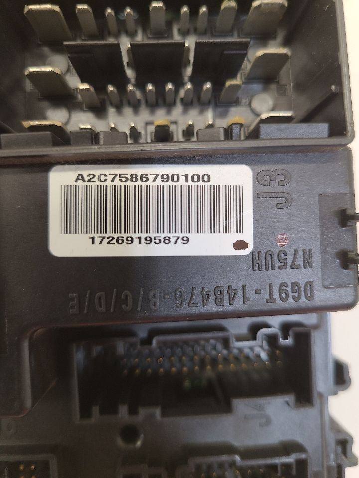 14-20 FORD FUSION Multifunction Relay Control Module Computer DG9T14B476B