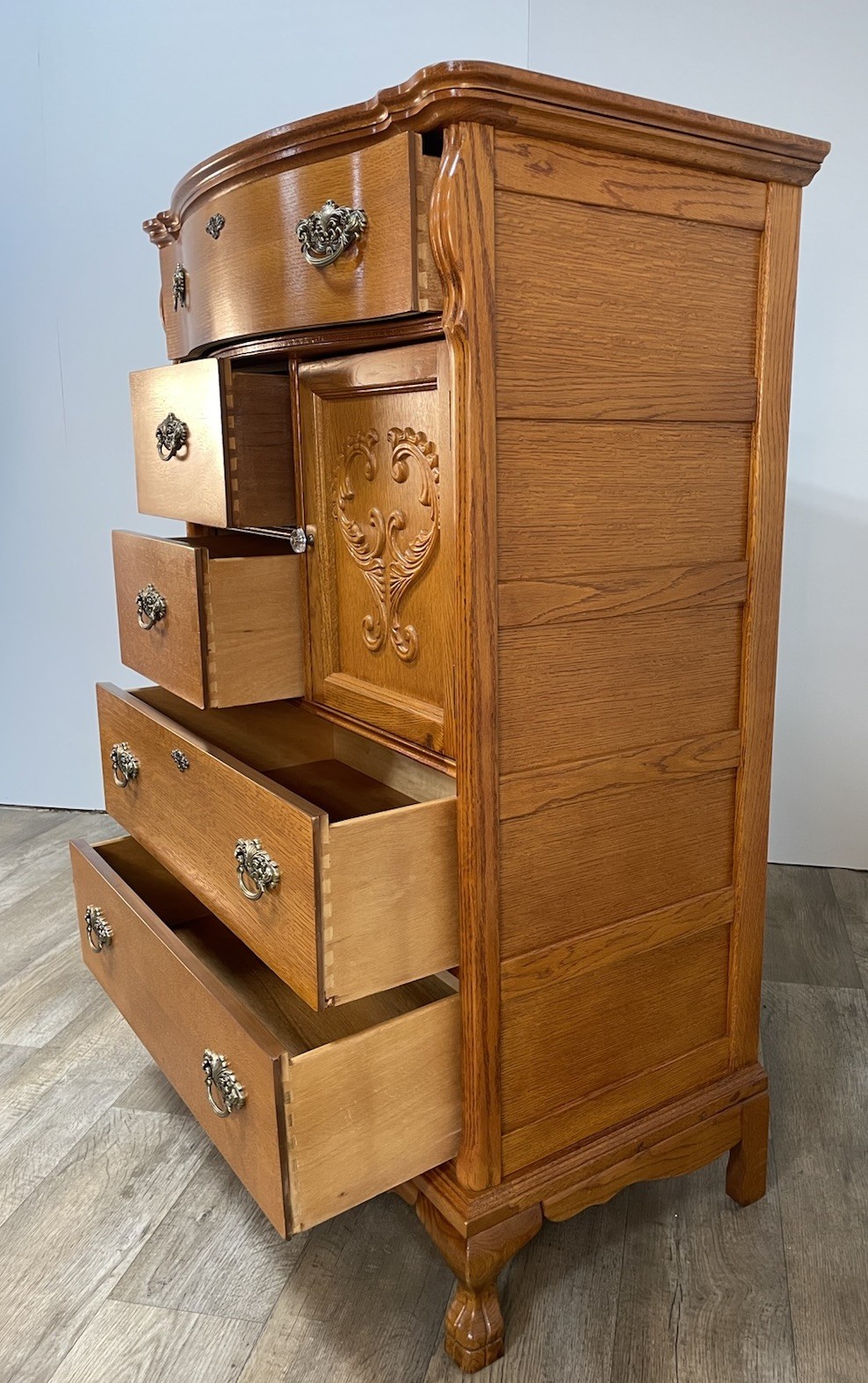 Lexington Furniture Door Chest Victorian Sampler Collection