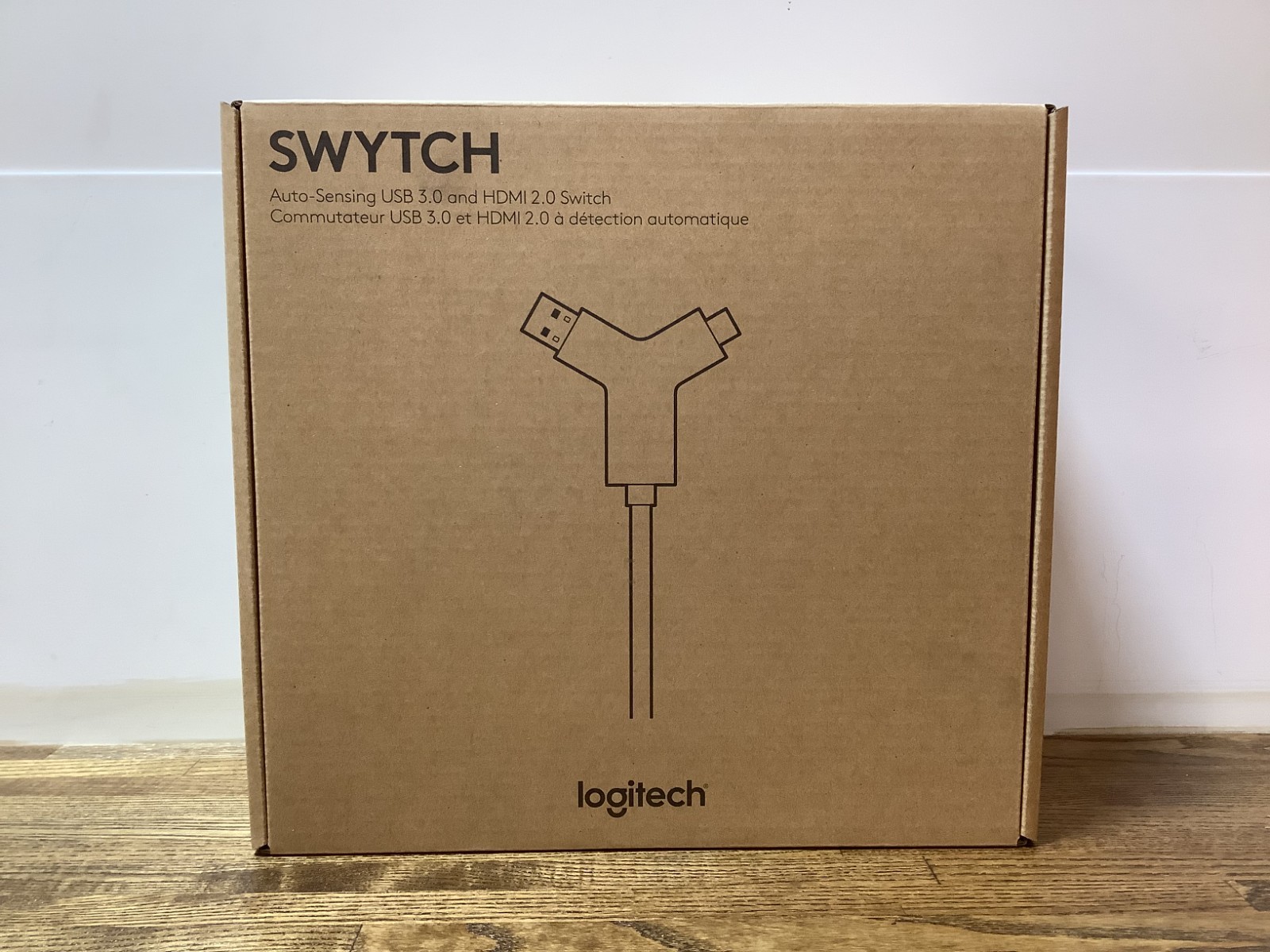 NEW Logitech SWYTCH HUB VU0057 Auto-Sensing USB3.0 & HDMI2.0 Switch 952-000009