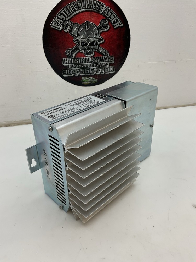 Honeywell R7425A1009 Solid State Current Valve Electric Heat Temp Controller NIB