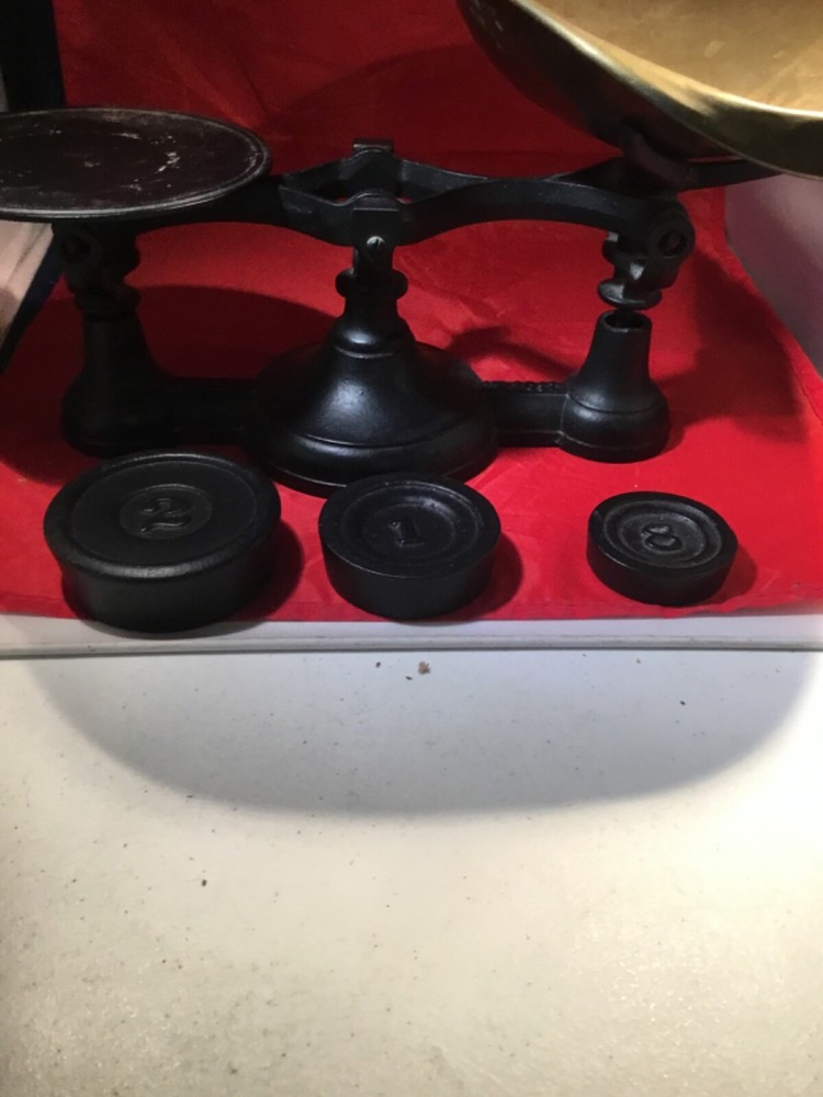 #4 antique scales with 3 weights