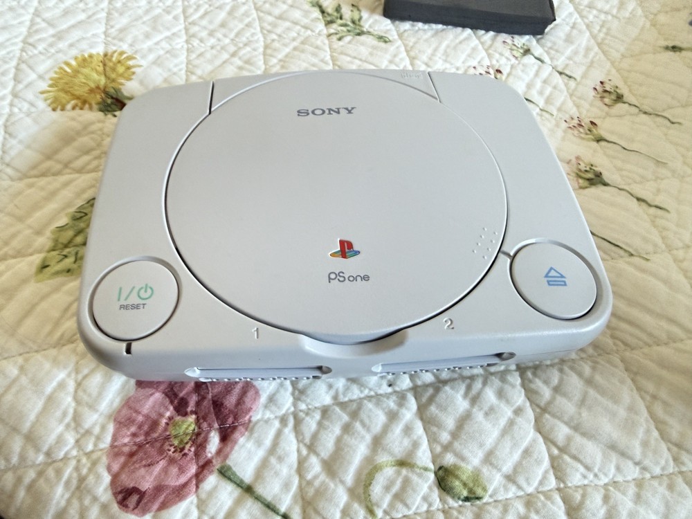 Sony PlayStation 1 PS1 PS One Slim Console Boxed SCPH-102A + Controller & Cables