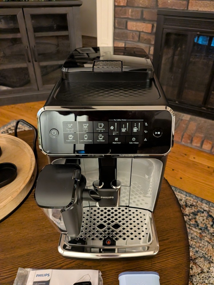 Philips 3200 Series LatteGo Automatic Espresso Machine - Black