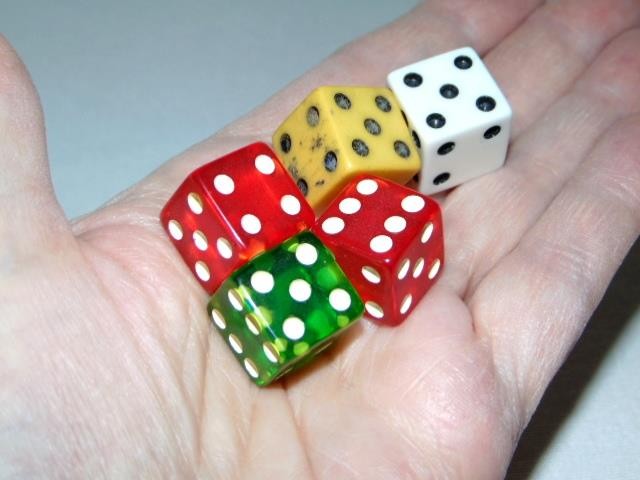 5 Vintage Assorted BAKELITE Dice, Translucent Green, Red & Opaque Butterscotch