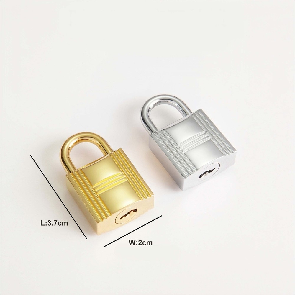 Chic Handbag Locks in Brass - Essential Bag Accessories
