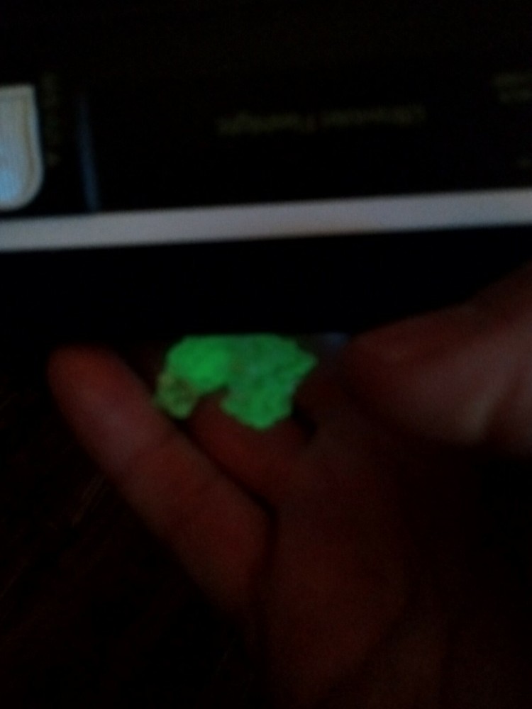 Hyalite opal