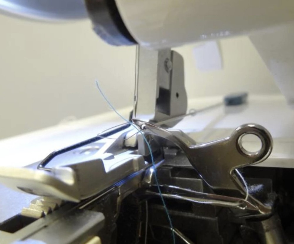 Serger Needle Threader -- (5.25in) --- Dritz®