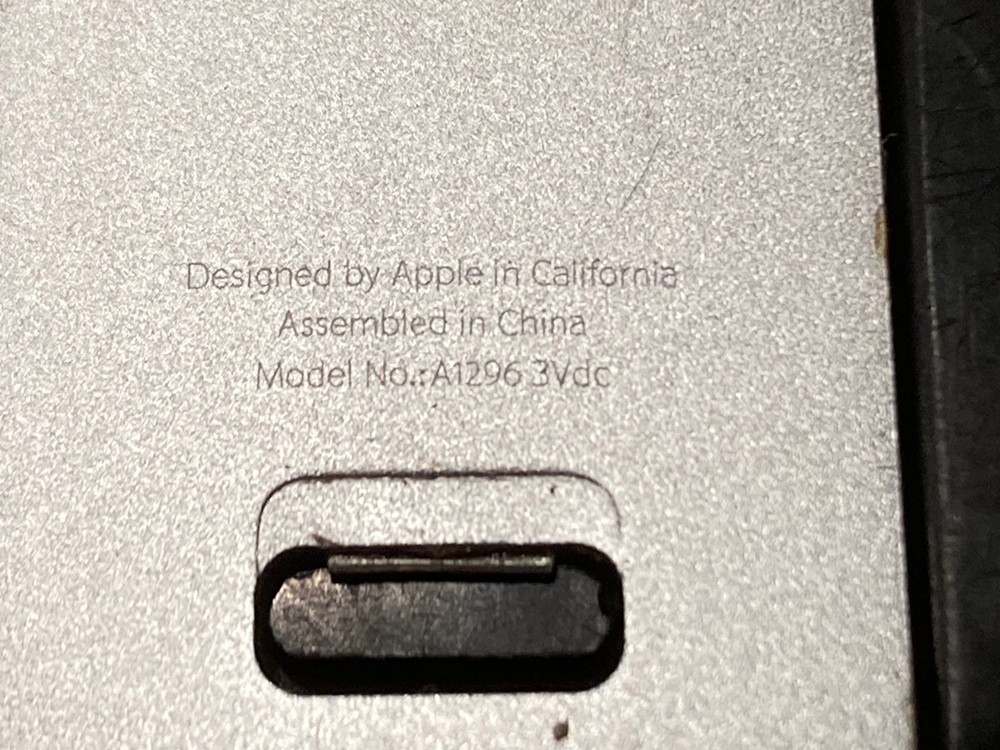 Apple Magic Mouse A1296 3VDC Wireless Bluetooth Multi-Touch Laser Mouse