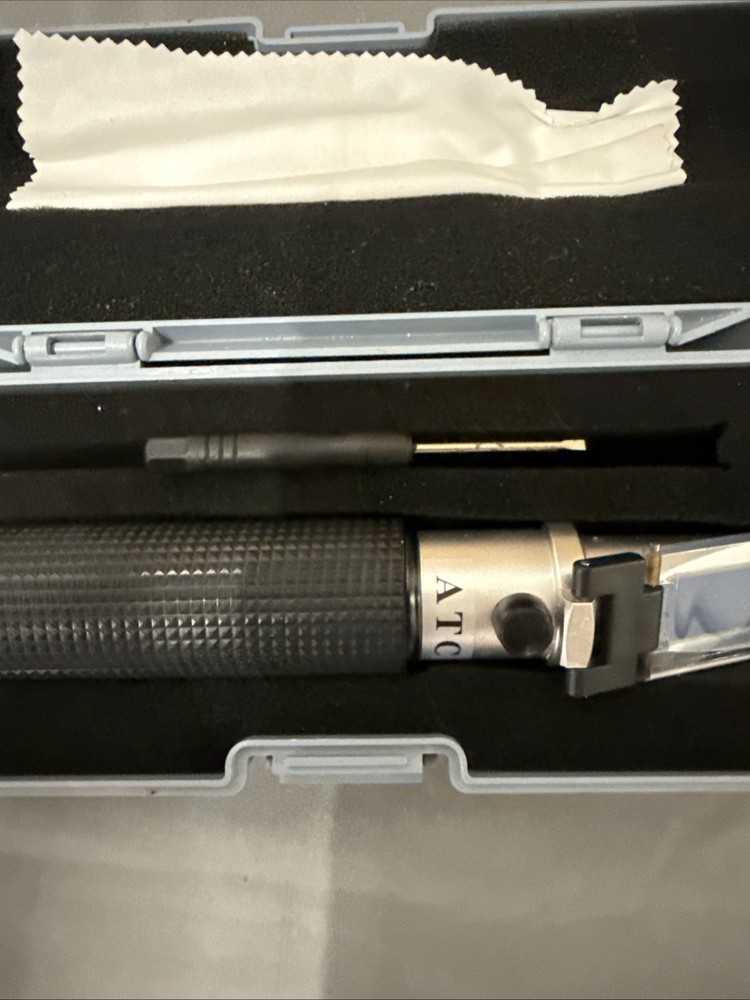 Portable Refractometer with Accessories & Case