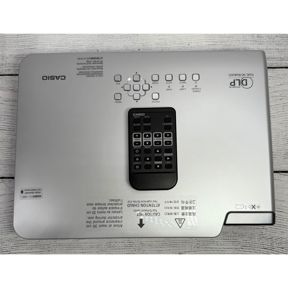 Casio XJ S35 DLP Data Projector with Remote and Cables