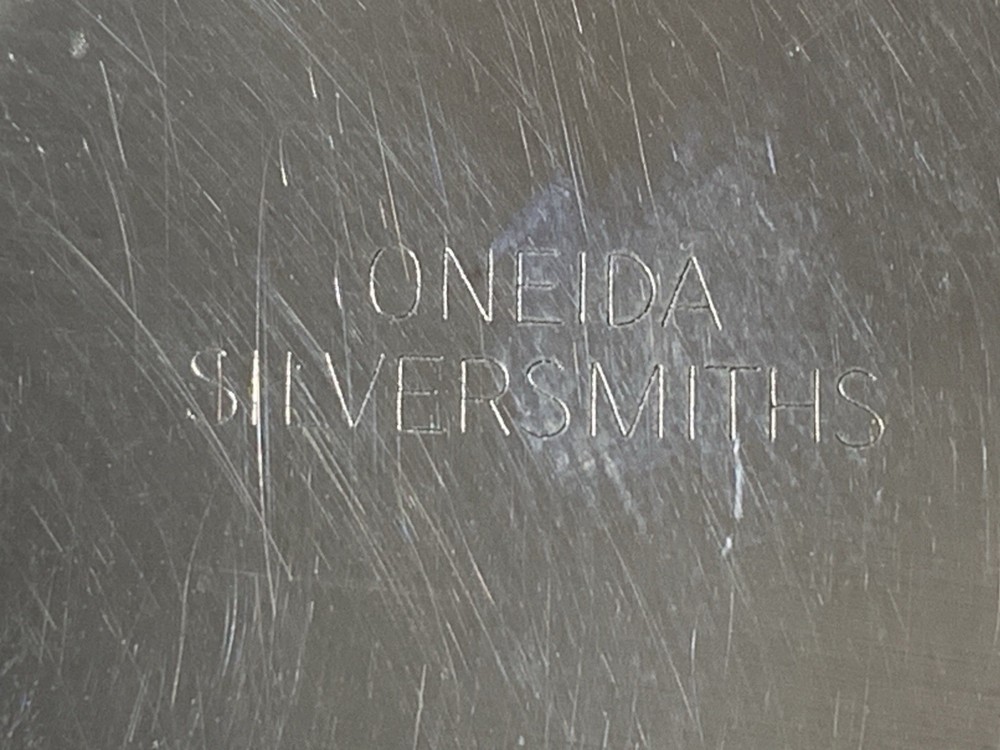 Oneida Silversmiths Silverplate Oval Serving Tray Platter Elegant Tableware
