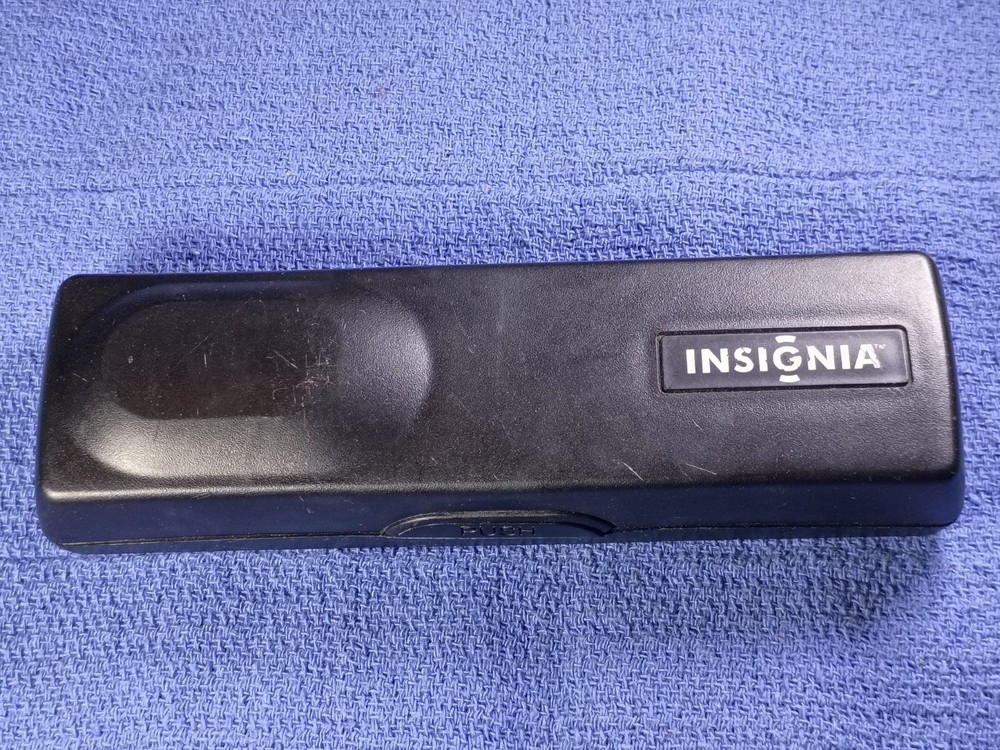 Insignia NS-C3111 Car Stereo Face Plate W/ Case