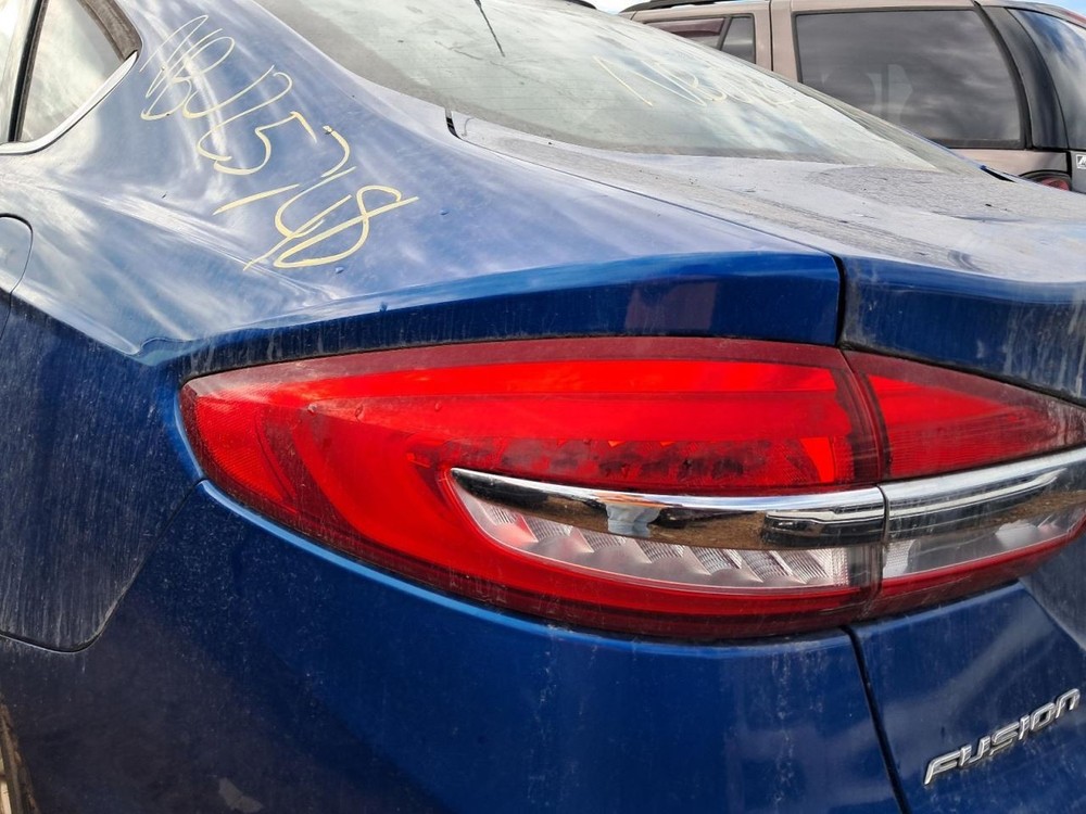 FUSION 2017 Glove Box 4818448