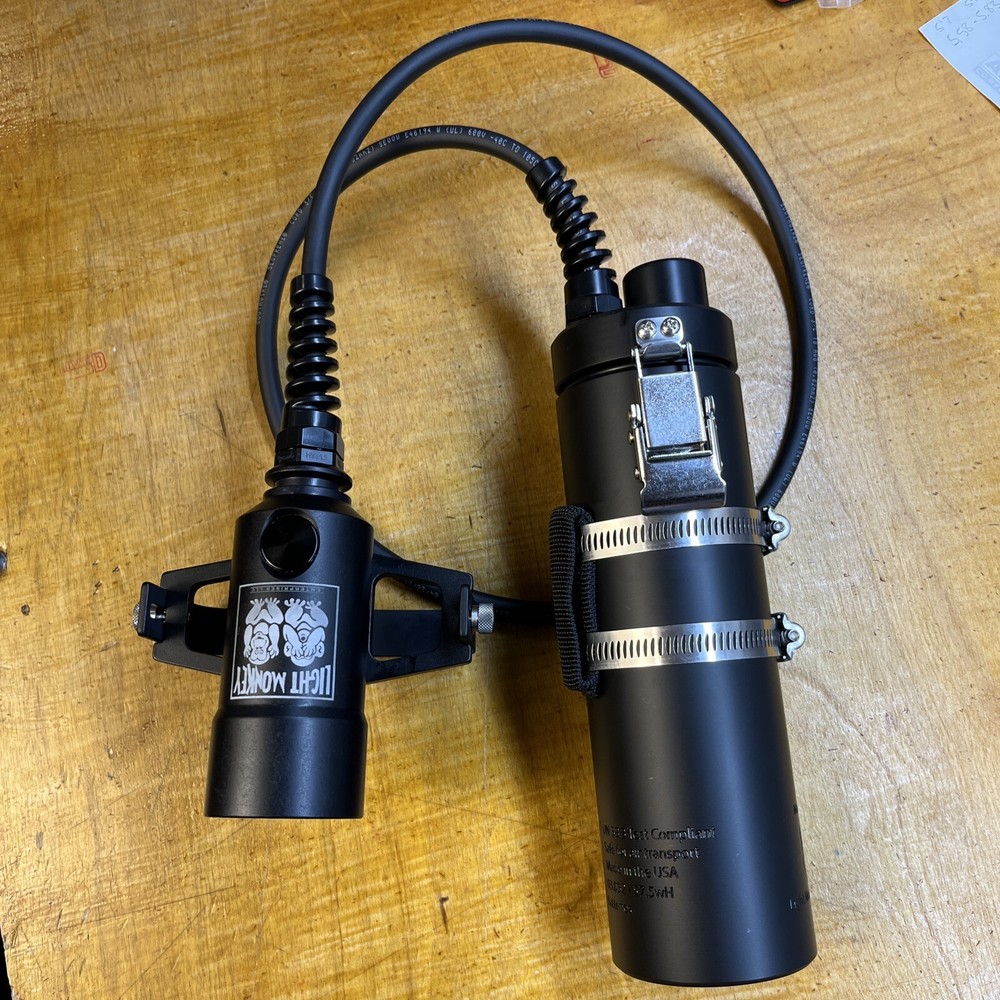LIGHT MONKEY 20 Watt Variable LED Primary with 10 Amp Battery - 10.110.920