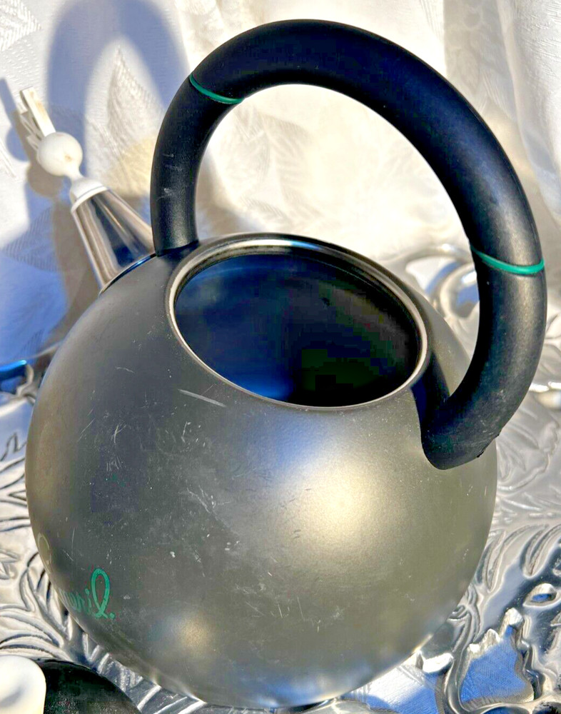 Emeril Lagasse 2 1/2 quart "BAM" black teapot