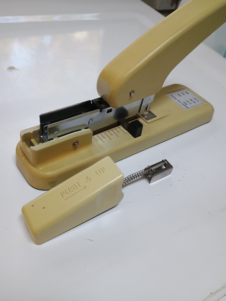Heavy Duty Stapler Gray. No Brand