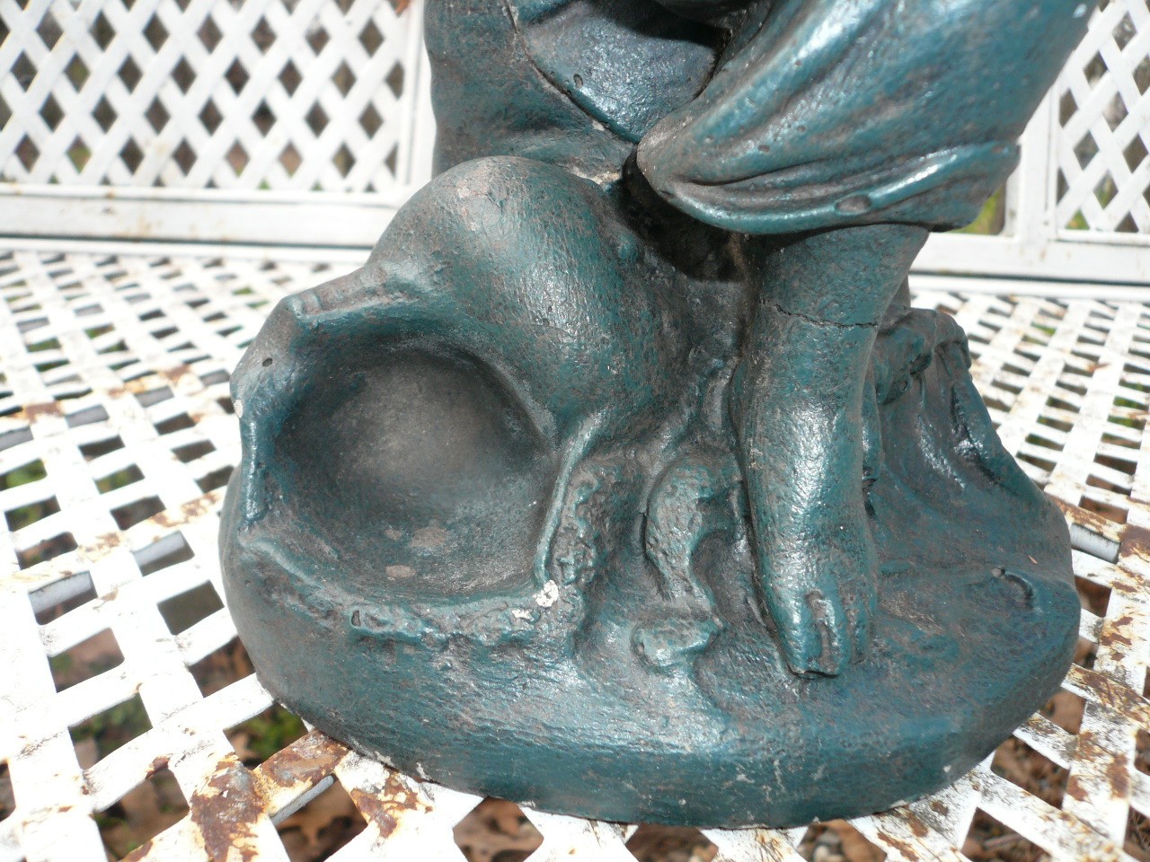 EXQUISITE MAIDEN ROCK SEASHELL VINTAGE CEMENT/CONCRETE GARDEN ORNAMENT 16" TALL