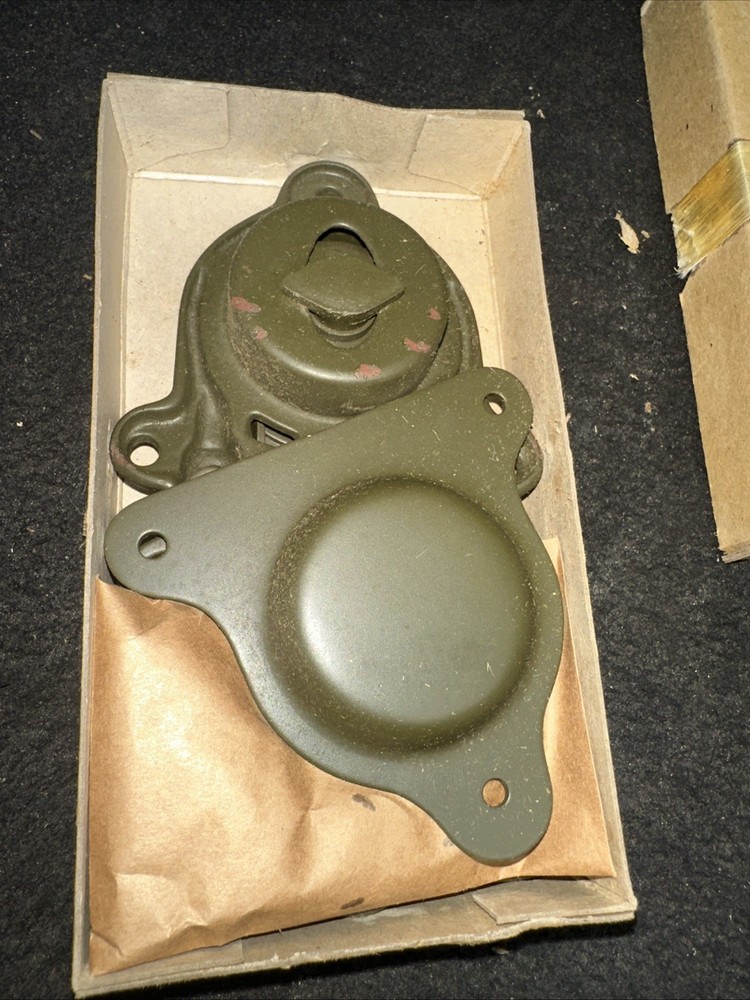 WW2 US Military Footlocker Lock Eagle Lock all Hardware included (st1022)