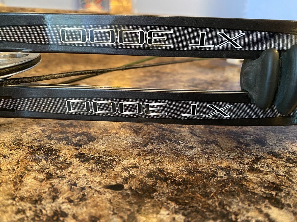 Hoyt Hypertec 60-70# RH with XT-3000 Limbs 36" A2A