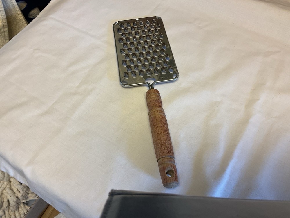 Ecco Handheld Grater